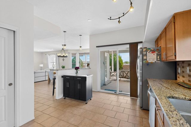 2512 Cabezon Drive NE, Rio Rancho, NM 87144