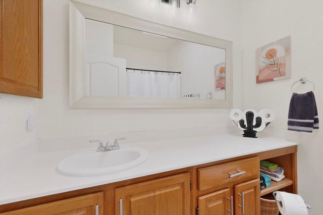2512 Cabezon Drive NE, Rio Rancho, NM 87144