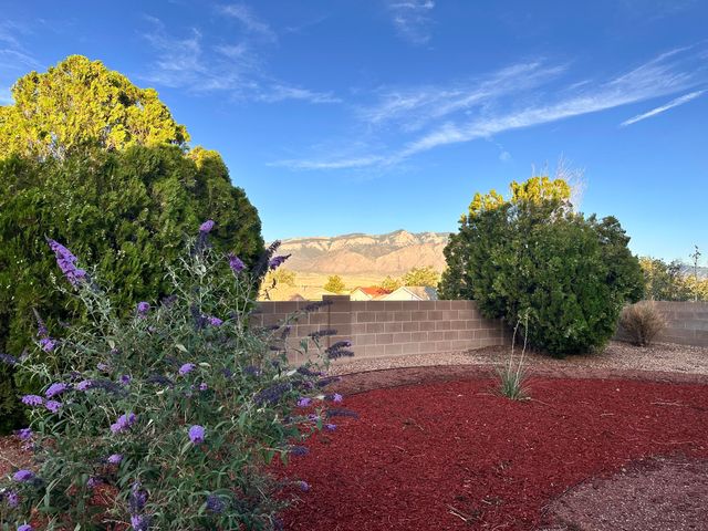 2512 Cabezon Drive NE, Rio Rancho, NM 87144
