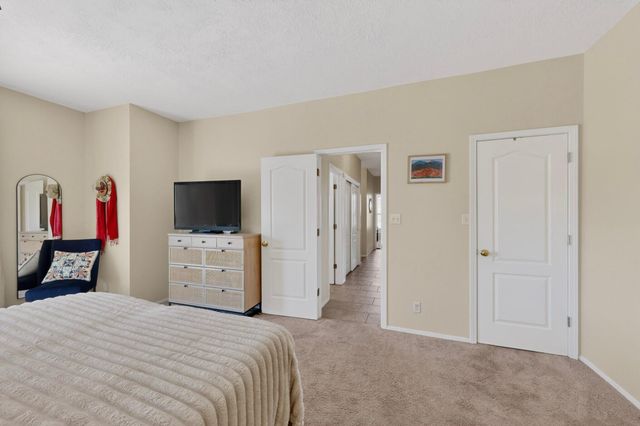2512 Cabezon Drive NE, Rio Rancho, NM 87144