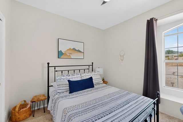2512 Cabezon Drive NE, Rio Rancho, NM 87144