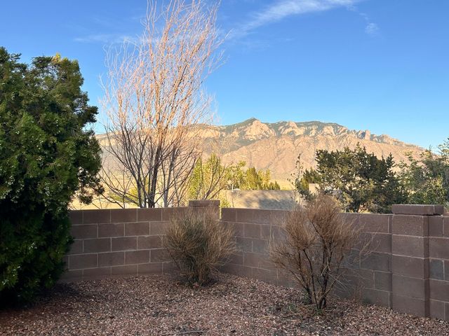 2512 Cabezon Drive NE, Rio Rancho, NM 87144