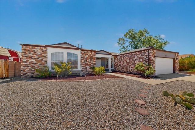 2512 Cabezon Drive NE, Rio Rancho, NM 87144