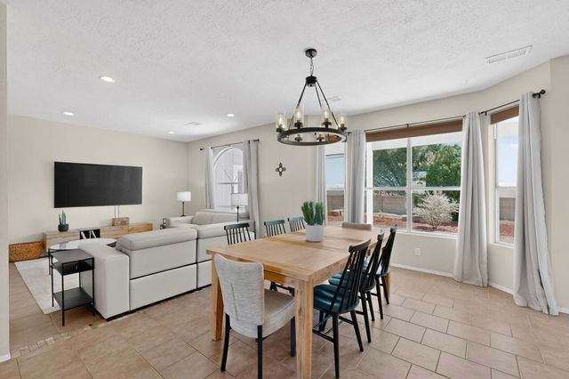 2512 Cabezon Drive NE, Rio Rancho, NM 87144