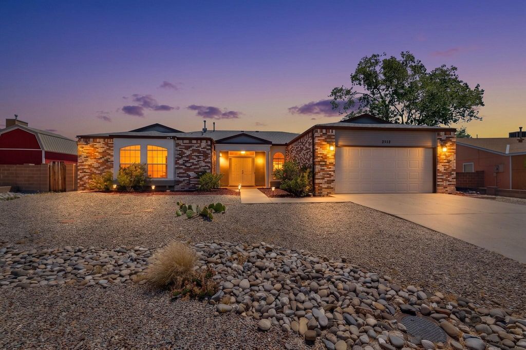 2512 Cabezon Drive NE, Rio Rancho, NM 87144