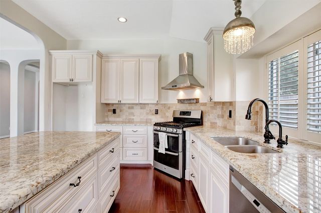 3628 Sunset Meadows Drive, Pearland, TX 77581