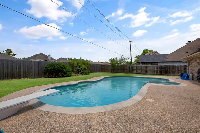 3628 Sunset Meadows Drive, Pearland, TX 77581