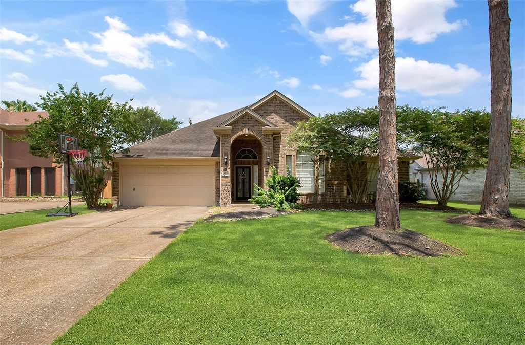 3628 Sunset Meadows Drive, Pearland, TX 77581
