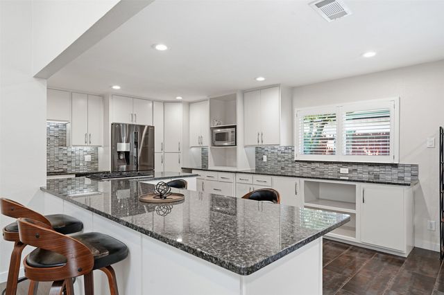 11411 Park Central Place, Dallas, TX 75230