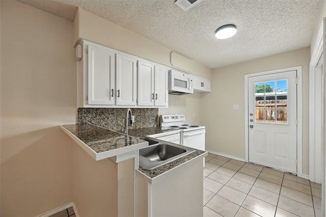 512 Guerin Drive, Arlington, TX 76012