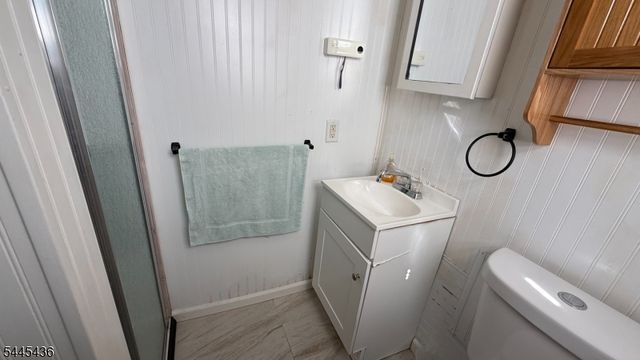 35 Lakeview Rd, Ringwood Boro, NJ 07456