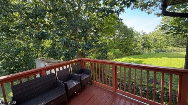 35 Lakeview Rd, Ringwood Boro, NJ 07456