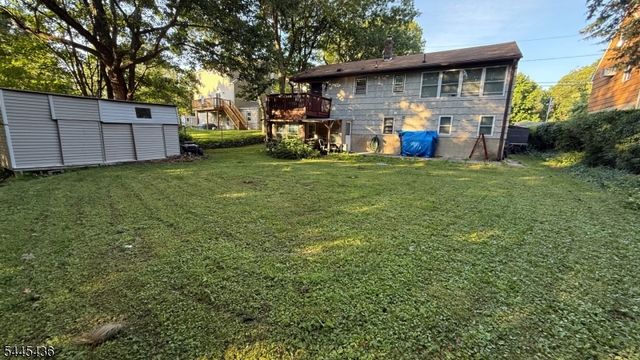 35 Lakeview Rd, Ringwood Boro, NJ 07456