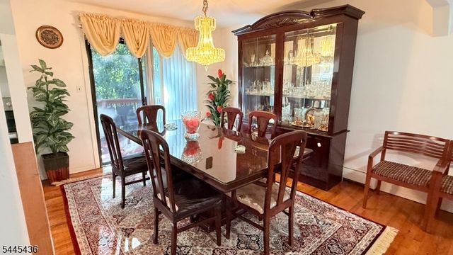 35 Lakeview Rd, Ringwood Boro, NJ 07456