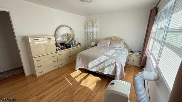 35 Lakeview Rd, Ringwood Boro, NJ 07456