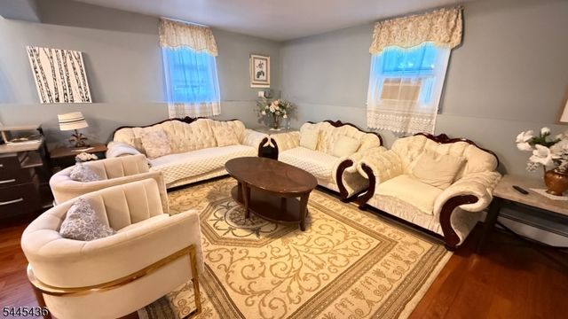 35 Lakeview Rd, Ringwood Boro, NJ 07456