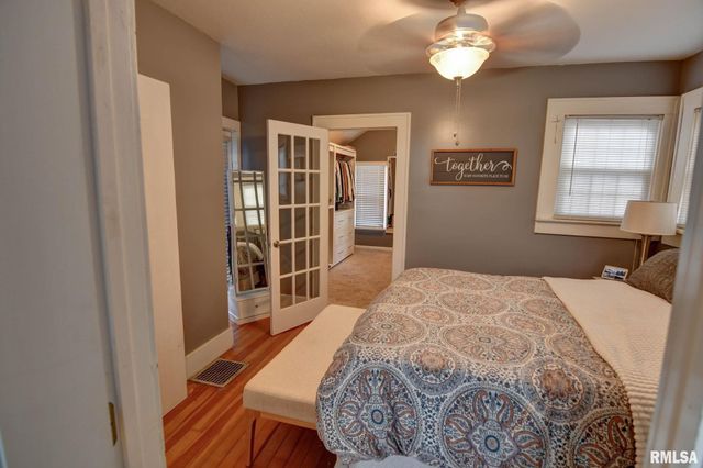 205 E POPLAR Street, Taylorville, IL 62568