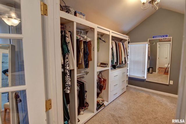 205 E POPLAR Street, Taylorville, IL 62568