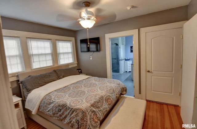 205 E POPLAR Street, Taylorville, IL 62568