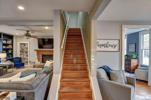 205 E POPLAR Street, Taylorville, IL 62568