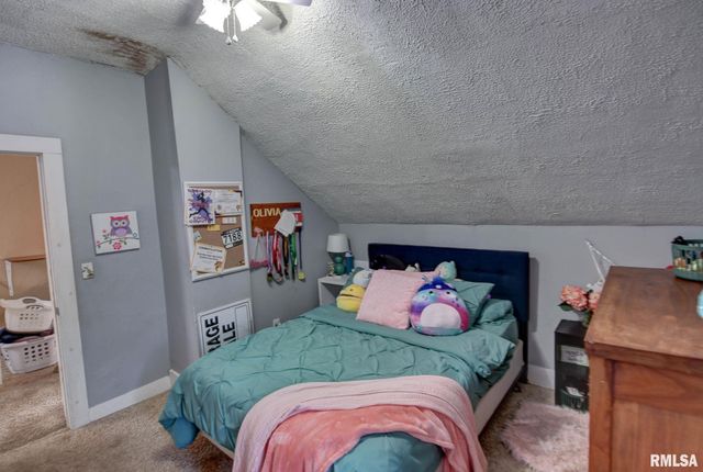 205 E POPLAR Street, Taylorville, IL 62568