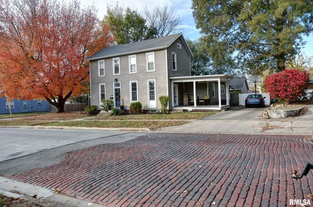 205 E POPLAR Street, Taylorville, IL 62568