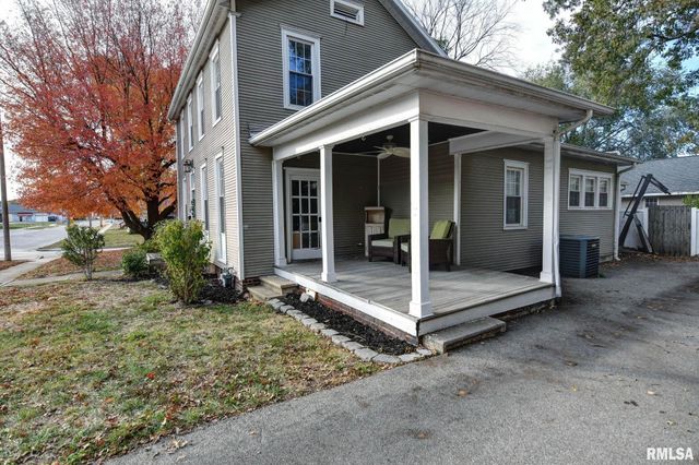 205 E POPLAR Street, Taylorville, IL 62568