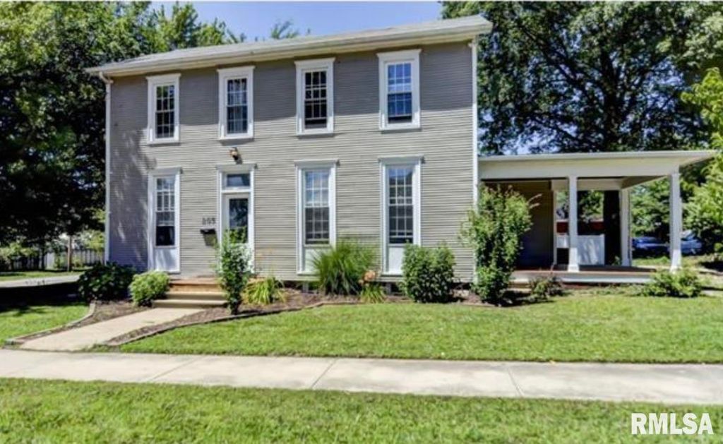 205 E POPLAR Street, Taylorville, IL 62568