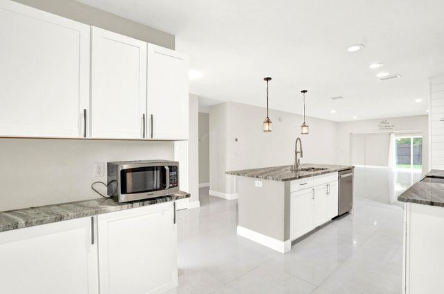 5901 White Cypress Drive, Lake Worth, FL 33467