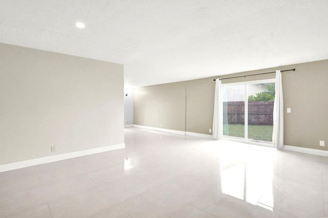 5901 White Cypress Drive, Lake Worth, FL 33467