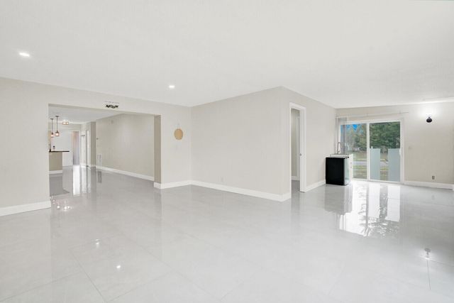 5901 White Cypress Drive, Lake Worth, FL 33467