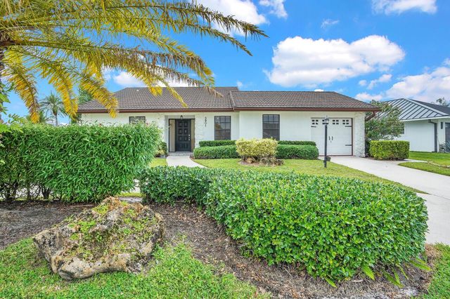 5901 White Cypress Drive, Lake Worth, FL 33467