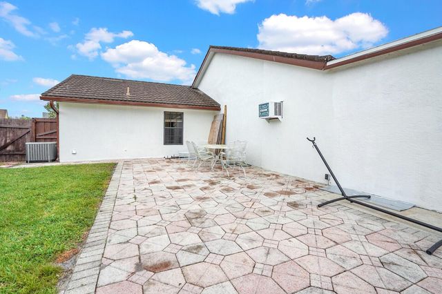 5901 White Cypress Drive, Lake Worth, FL 33467