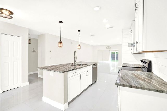 5901 White Cypress Drive, Lake Worth, FL 33467