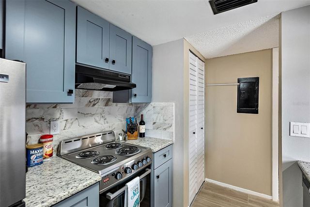 1055 82ND TERRACE N 1055A, St Petersburg, FL 33702