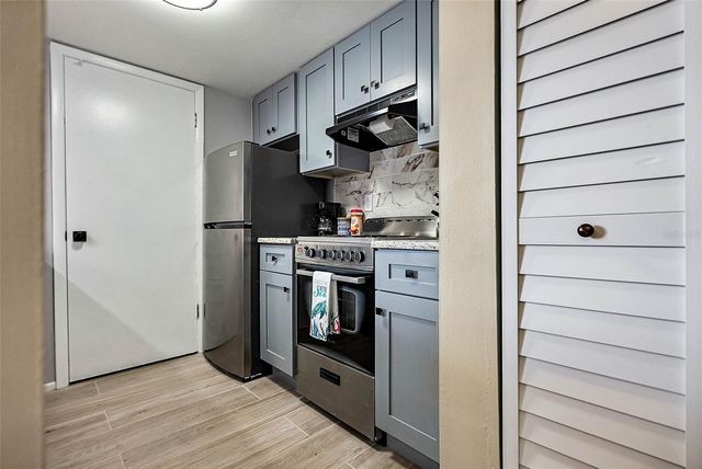 1055 82ND TERRACE N 1055A, St Petersburg, FL 33702