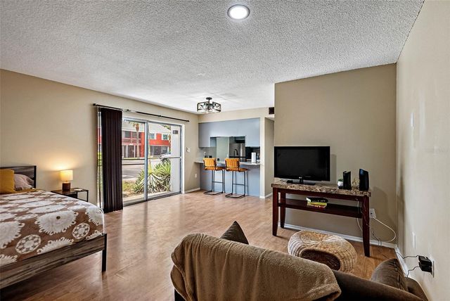1055 82ND TERRACE N 1055A, St Petersburg, FL 33702