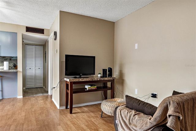1055 82ND TERRACE N 1055A, St Petersburg, FL 33702