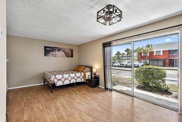 1055 82ND TERRACE N 1055A, St Petersburg, FL 33702