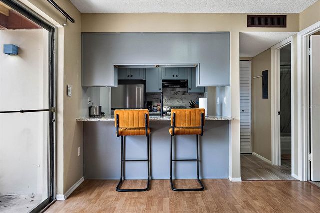 1055 82ND TERRACE N 1055A, St Petersburg, FL 33702