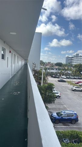 1780 NE 191st St 407-2, Miami, FL 33179