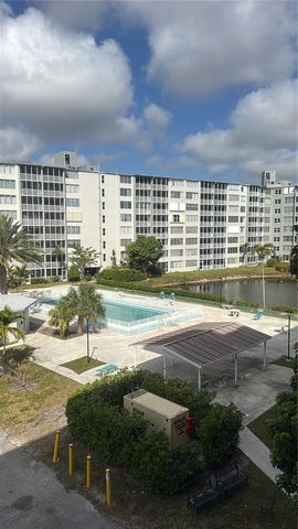 1780 NE 191st St 407-2, Miami, FL 33179