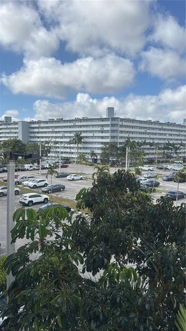 1780 NE 191st St 407-2, Miami, FL 33179