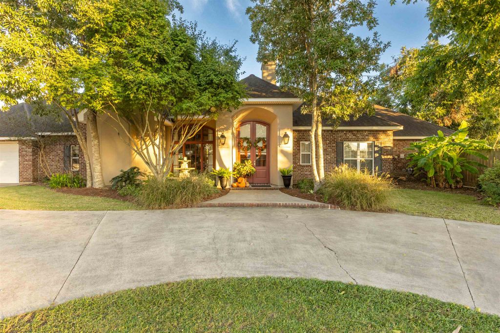 6996 Hwy 1, Belle Rose, LA 70341