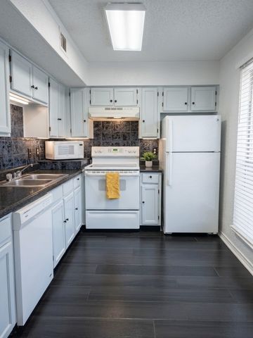 9811 Walnut Street 104, Dallas, TX 75243