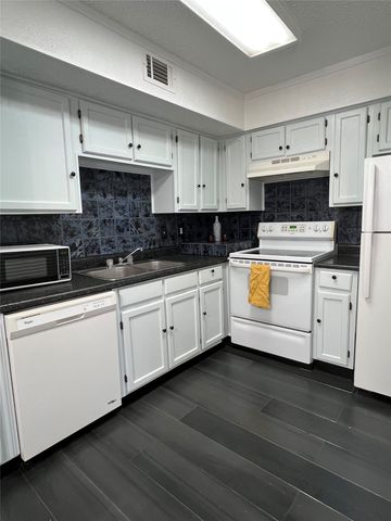 9811 Walnut Street 104, Dallas, TX 75243