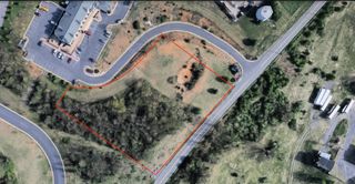 202 FRONTIER DR, Staunton, VA 24401