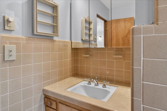 1307 Helen Street, Midland, MI 48640