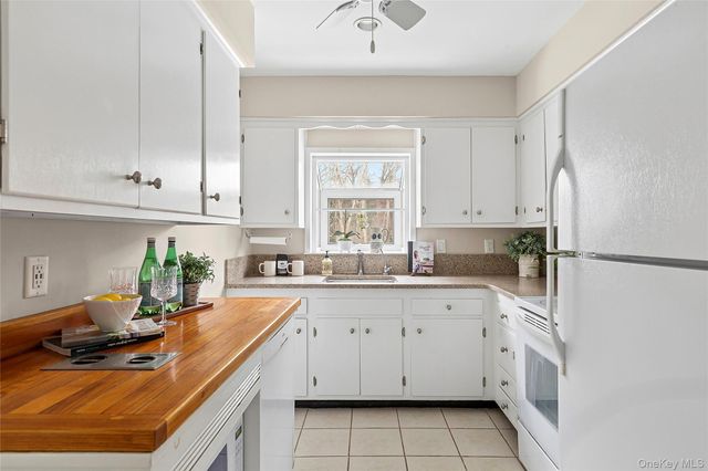 61 Rogers Avenue, Westhampton Beach, NY 11978