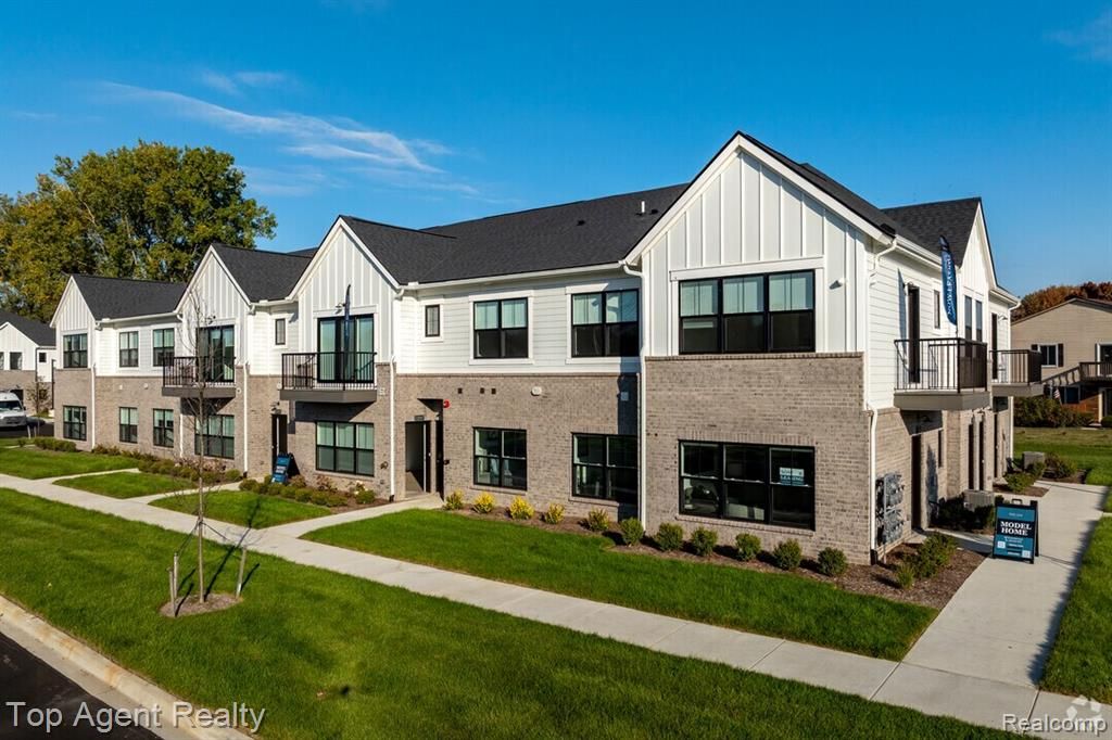 31733 Gabby Court, Chesterfield, MI 48047